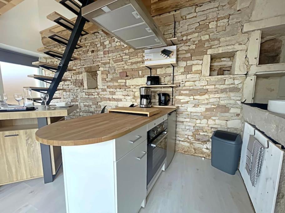 Charmante Maison De Village Vire  Exterior photo